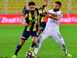 İlk Yarı Sessiz Bitti