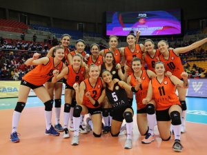 Eczacıbaşı Vitra, Namağlup Yarı Finalde