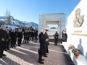 Yıldırım’dan Cengiz Aytmayov’un Kabrine Ziyaret