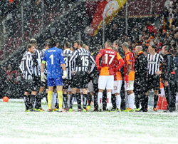 UEFA Galatasaray-Juventus maçının saatini değiştirdi