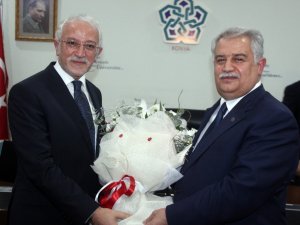 Yeni Görevini Devralırken Gözyaşlarına Engel Olamadı
