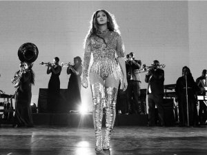 Yılın Düğünü Devam Ediyor: Beyonce Sahne Aldı