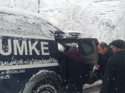 Rizede Kardan Dolayı Köyünde Mahsur Kalan Diyaliz Hastasının İmdadına Sağlık Ekipleri Yetişti