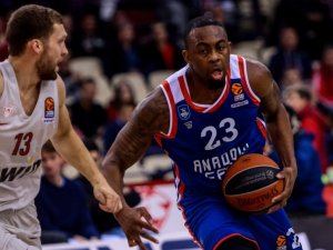Anadolu Efes, Yunanistan’da Mağlup