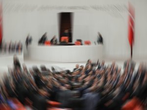Tbmm’de Demokrasi Tartışması