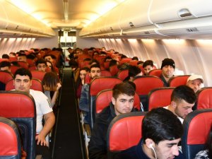 Öğrenciler Uçağa Atladı, Türkiye’yi Gezdi