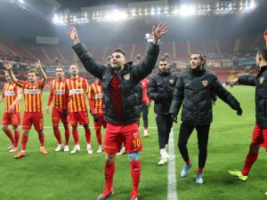 Kayseri Evinde Tek Golle Kazandı