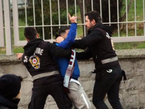 Trabzonsporlu Taraftarlar Arasında Gerginlik Çıktı