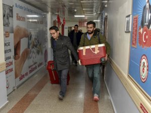 20 Yaşındaki Üniversite Öğrencisi Ölen Annesinin Organlarını Bağışladı