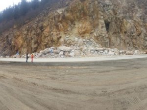 Gümüşhane-Trabzon Karayolundaki Heyelan