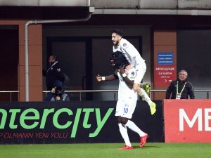 Kartal Şokta: İlk Yarıda 2 Gol