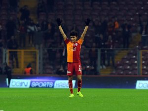 16 Yaşındaki Mustafa Sahaya Çıktı