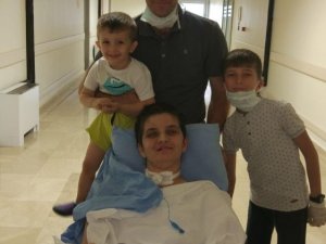 5 Ayda 8 Ameliyat Geçirdi