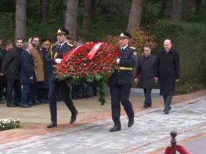 Soylu, Azerbaycan Ve Türk Şehitliği’ni Ziyaret Etti