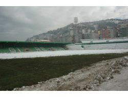 Giresunspor-hatayspor Maçı Karla Kaplı Zemin Nedeniyle Ertelendi