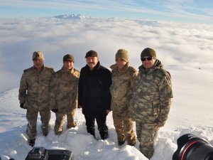 Bakan Soylu Yeni Yılı Mehmetçik’le Birlikte Karşıladı