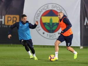 Fenerbahçe, Antalya’da İlk Antrenmanını Yaptı