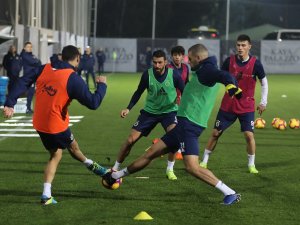 Fenerbahçe’de Kamp Çalışmaları Sürüyor
