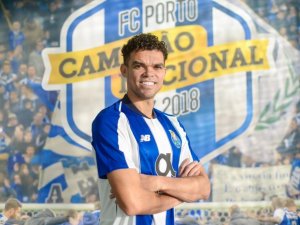 Pepe Yeniden Porto’da