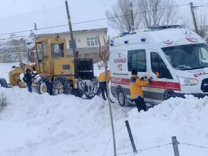 Köse’de Diyaliz Hastasının İmdadına Özel İdare Ekipleri Yetişti