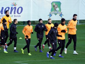 Galatasaray Ayak Tenisi Oynadı