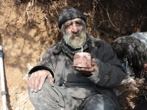 Mağarada Sürpriz Doğum Günü