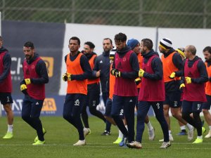Fenerbahçe’de Kapılar Kapandı