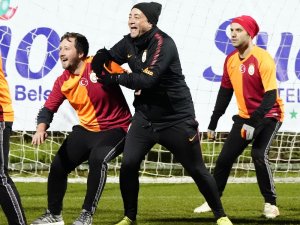 Galatasaray Teknik Ekibi, Muhabirleri Mağlup Etti