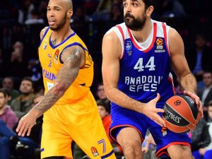 Anadolu Efes, Rus Ekibi Mağlup Etti