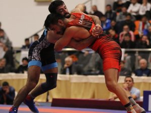 Serbest Güreş Şampiyonası’nda Finalistler Belli Oldu