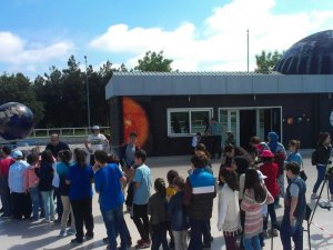 220 Bin Kişi Uzayı İzledi