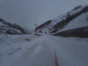 Çığ Ve Tipi Nedeniyle Eğribel Geçit Vermiyor