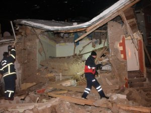 Mutfak Tüpü Patladı: Yaşlı Kadın Göçük Altında Kaldı