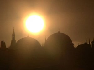 İstanbul’da Büyüleyici Gün Doğumu