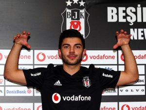 Muhayer Oktay İmzayı Attı