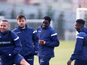Demba Ba, Başakşehir’de İlk Antrenmanına Çıktı