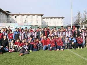 Kimsesiz Çocuklar Trabzonspor Antrenmanını Ziyaret Etti