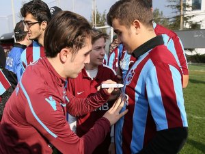 Kimsesiz Çocuklar Trabzonspor Antrenmanında