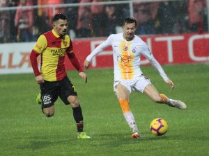 Aslan Zirve Takibini Sürdürdü