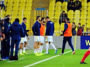 Kadıköy’de Fenerbahçeli Futbolculara Tepki