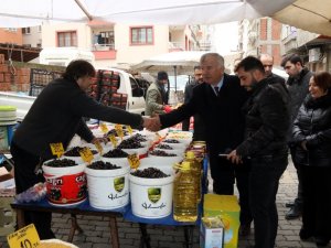 Ak Parti Beşikdüzü Belediye Başkan Adayı Demirci Pazarı Gezdi, Yeni Pazar Yeri Müjdesi Verdi
