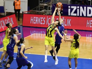 Fenerbahçe: 71 - Dynamo Kursk: 75