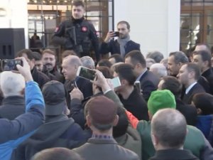 Erdoğan’a Cami Açılışında Yoğun Sevgi Gösterisi