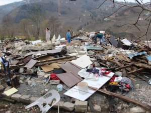 Trabzon’da Kız Kardeşlerinin Evini Yıkmakla Suçlanan Kardeşler Kendilerini Savundu