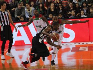 Pınar Karşıyaka Beşiktaş’ı Devirdi