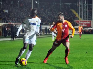 Aslan Alanya’ya Takıldı