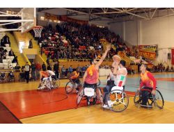 Tekerlekli Sandalye Basketbol Maçında Olaylar Çıktı
