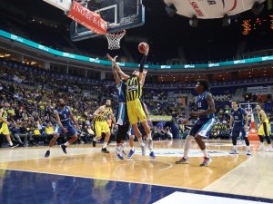 Fener Türk Telekom’u Rahat Geçti