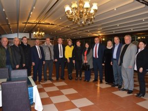 Başkan Erener’den Meclis Üyelerine Plaket