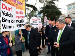 “Öncelik Hayatın, Öncelik Yayanın” Sloganı İle Trabzon’da Sokağa Çıktılar